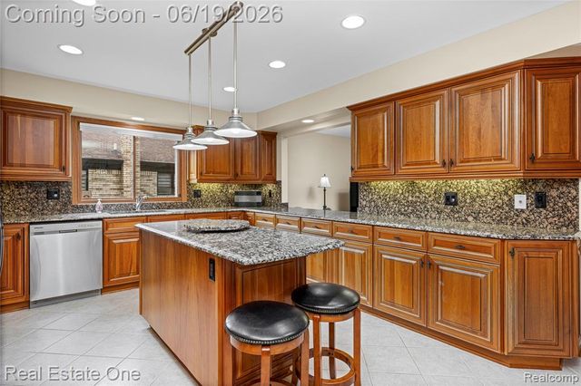14522 Coulee Drive, Sterling Heights, MI 48313