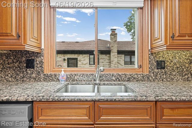 14522 Coulee Drive, Sterling Heights, MI 48313