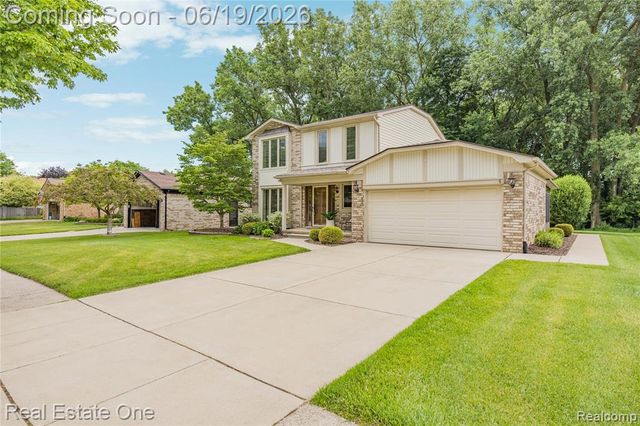 14522 Coulee Drive, Sterling Heights, MI 48313