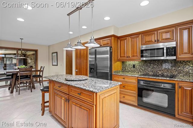 14522 Coulee Drive, Sterling Heights, MI 48313