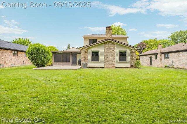 14522 Coulee Drive, Sterling Heights, MI 48313