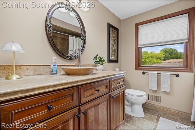 14522 Coulee Drive, Sterling Heights, MI 48313