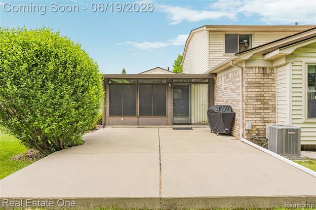 14522 Coulee Drive, Sterling Heights, MI 48313
