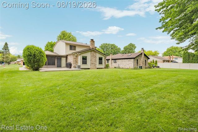 14522 Coulee Drive, Sterling Heights, MI 48313