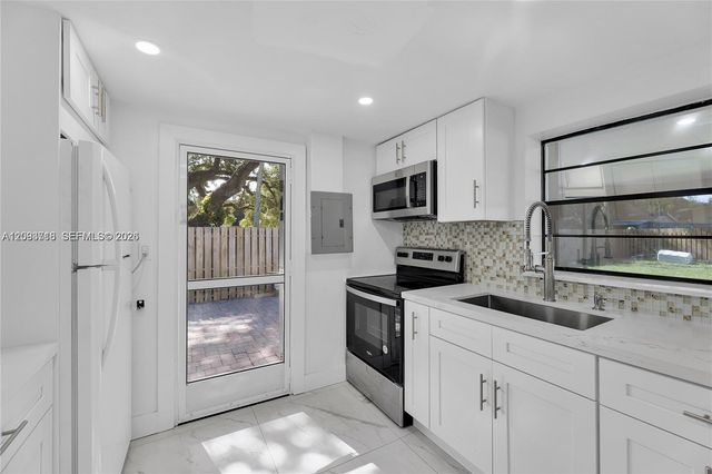 4837 SW 28th Avenue, Dania Beach, FL 33312