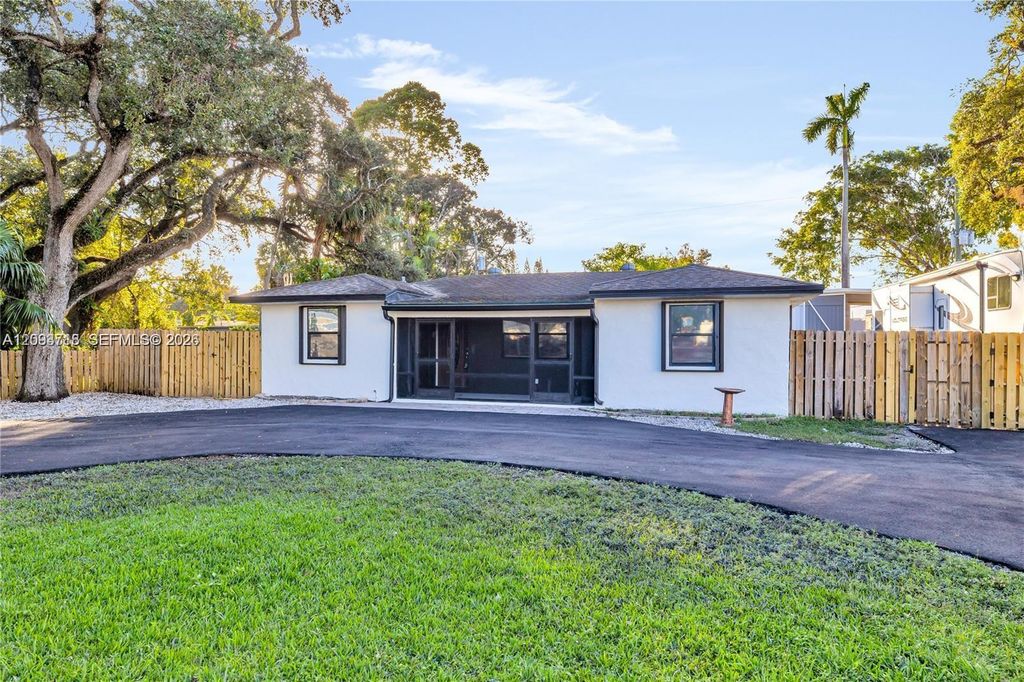 4837 SW 28th Avenue, Dania Beach, FL 33312
