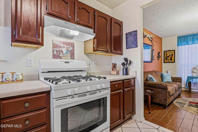 7425 PLAZA REDONDA Drive, El Paso, TX 79912