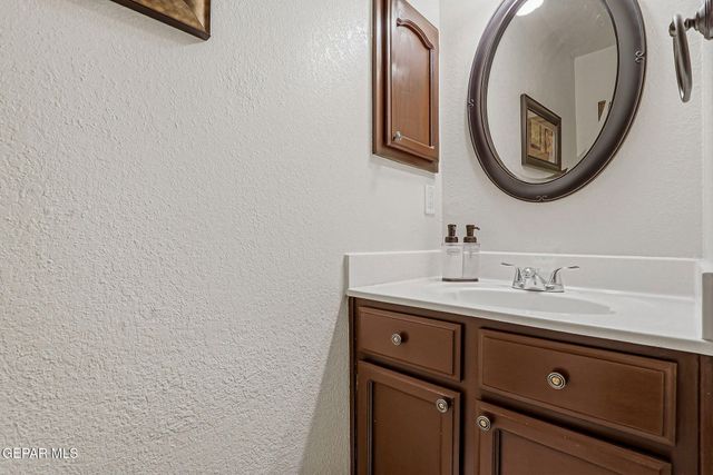 7425 PLAZA REDONDA Drive, El Paso, TX 79912
