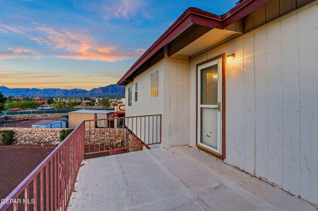7425 PLAZA REDONDA Drive, El Paso, TX 79912