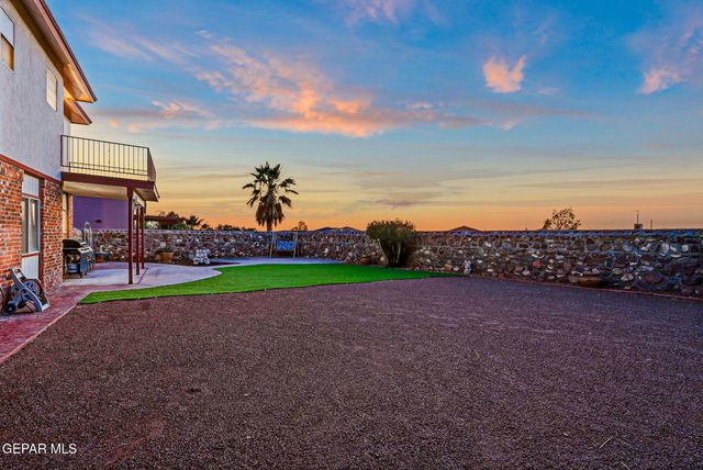 7425 PLAZA REDONDA Drive, El Paso, TX 79912