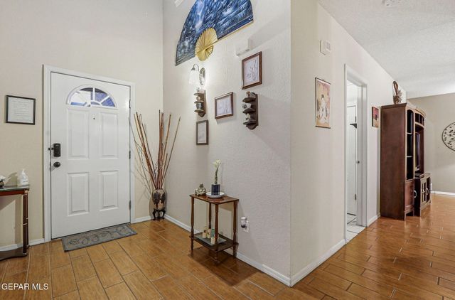 7425 PLAZA REDONDA Drive, El Paso, TX 79912