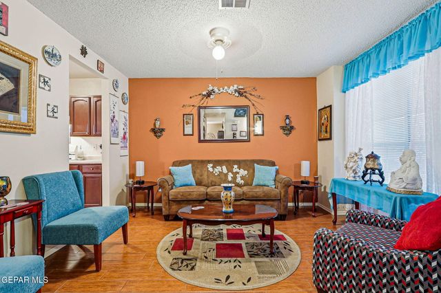 7425 PLAZA REDONDA Drive, El Paso, TX 79912