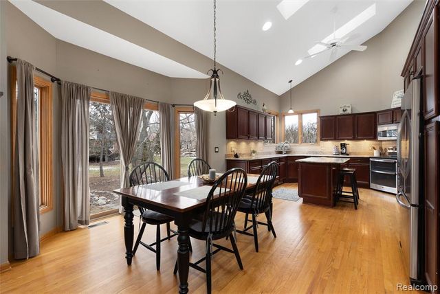 3731 Lake Forest Drive, Sterling Heights, MI 48314