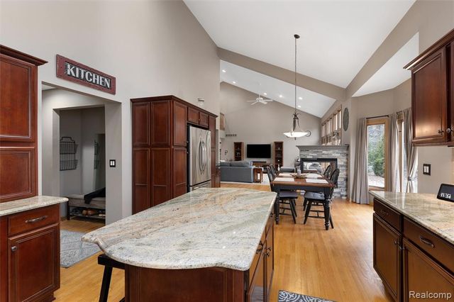 3731 Lake Forest Drive, Sterling Heights, MI 48314