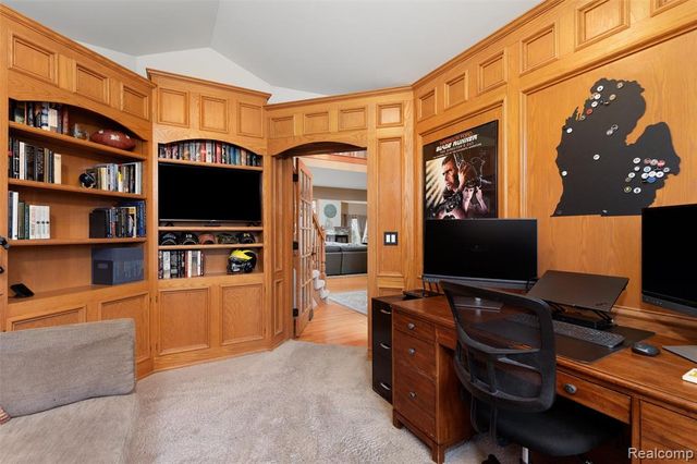 3731 Lake Forest Drive, Sterling Heights, MI 48314