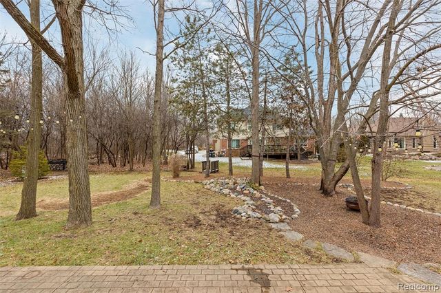 3731 Lake Forest Drive, Sterling Heights, MI 48314