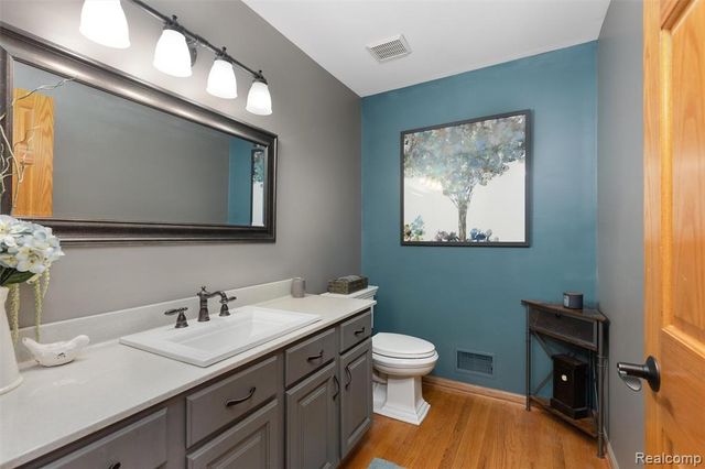 3731 Lake Forest Drive, Sterling Heights, MI 48314