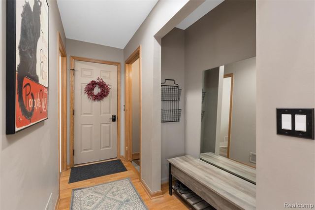 3731 Lake Forest Drive, Sterling Heights, MI 48314