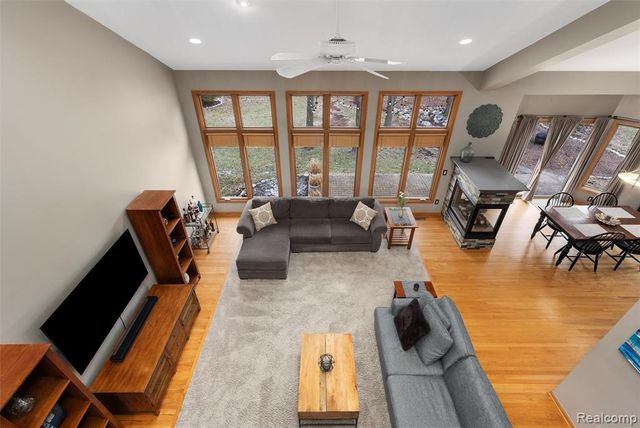 3731 Lake Forest Drive, Sterling Heights, MI 48314