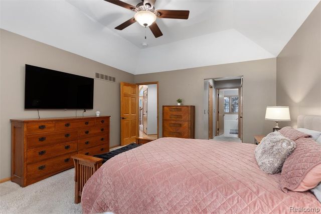 3731 Lake Forest Drive, Sterling Heights, MI 48314