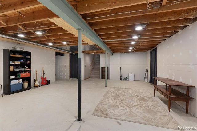 3731 Lake Forest Drive, Sterling Heights, MI 48314