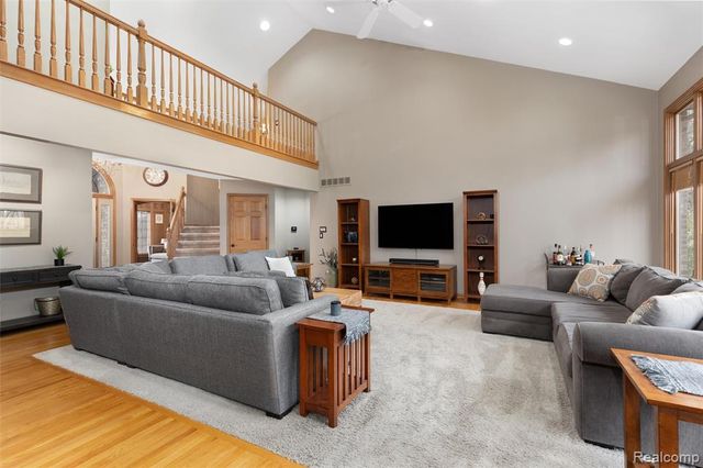 3731 Lake Forest Drive, Sterling Heights, MI 48314