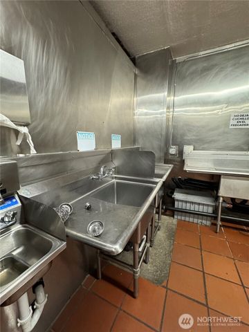 1620 SW Roxbury Street, Seattle, WA 98106