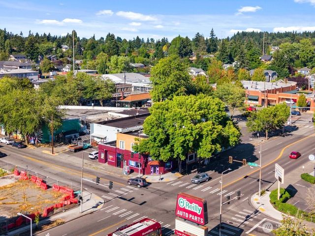 1620 SW Roxbury Street, Seattle, WA 98106