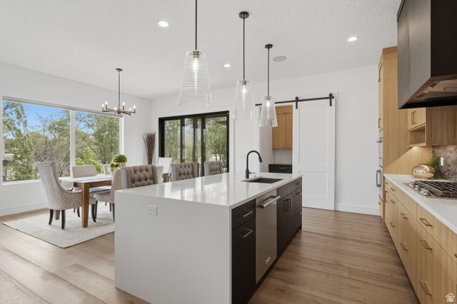 653 E VANDALAY LN, Draper, UT 84020