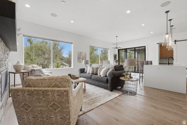 653 E VANDALAY LN, Draper, UT 84020