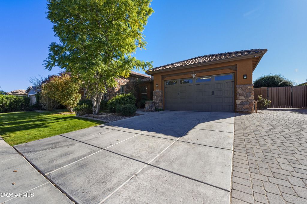 Image 58 of property listing at 3739 E Enrose Street, Mesa, AZ 85205