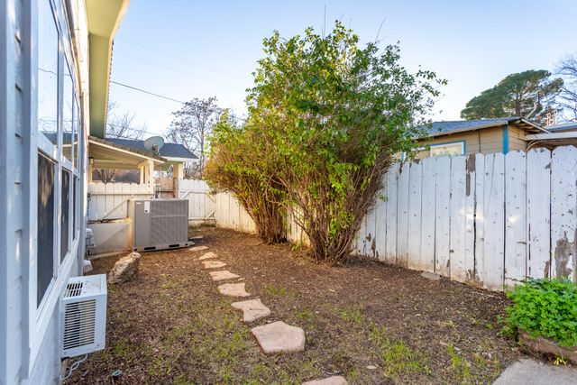 406 S Jackson Street, Red Bluff, CA 96080