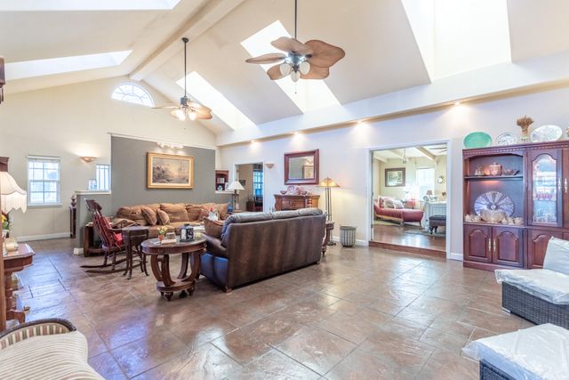 406 S Jackson Street, Red Bluff, CA 96080