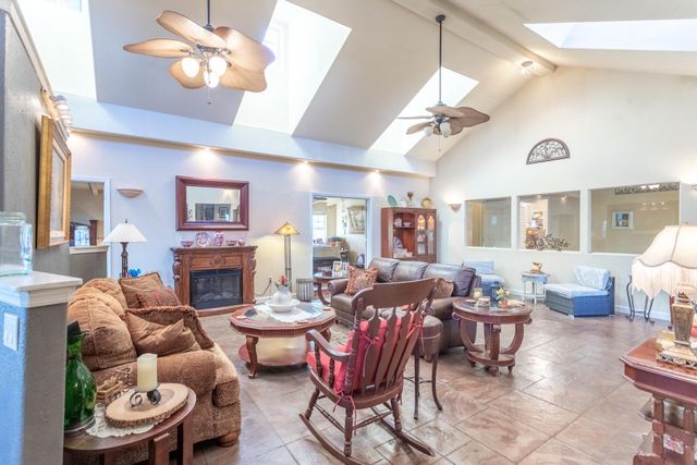 406 S Jackson Street, Red Bluff, CA 96080