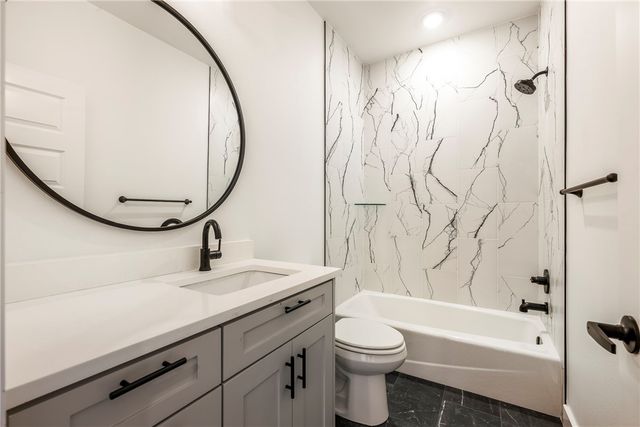 21 Shefford Lane, Bella Vista, AR 72714