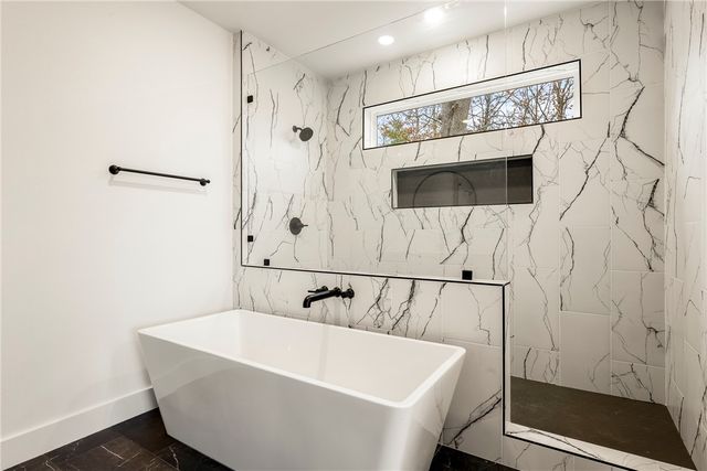 21 Shefford Lane, Bella Vista, AR 72714