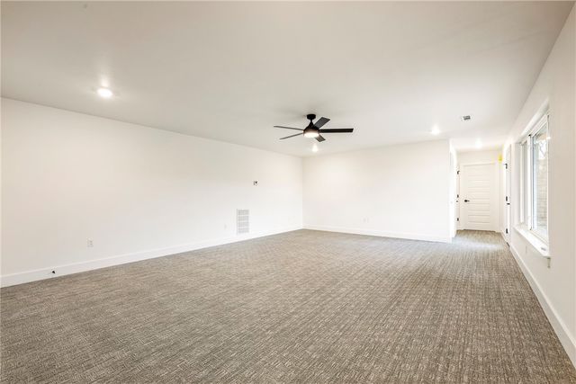 21 Shefford Lane, Bella Vista, AR 72714