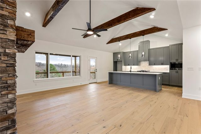 21 Shefford Lane, Bella Vista, AR 72714