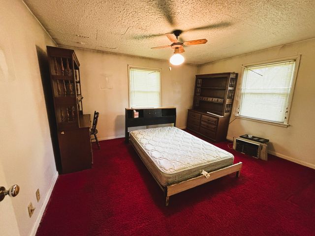 1518 E Grand Avenue, Carbondale, IL 62901