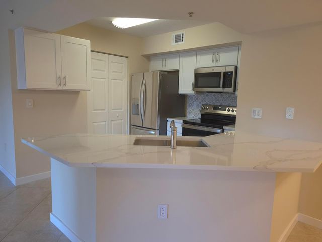 3608 NW ADRIATIC Lane 6-108, Jensen Beach, FL 34957
