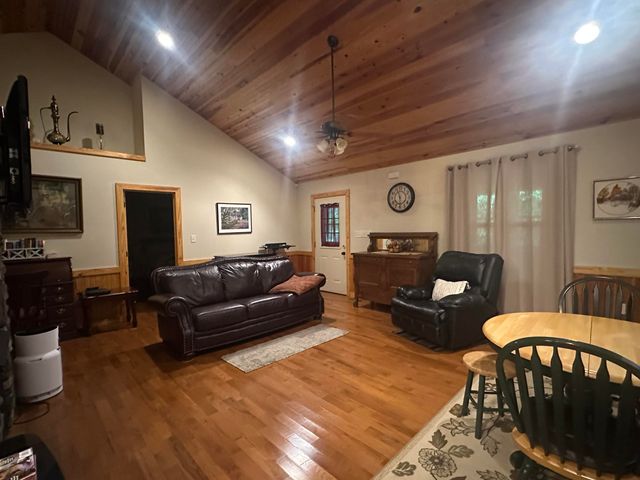 1150 Haynes Knob Road, Somerset, KY 42501