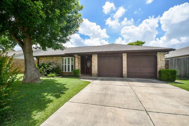 2014 First Crossing Boulevard, Sugar Land, TX 77478