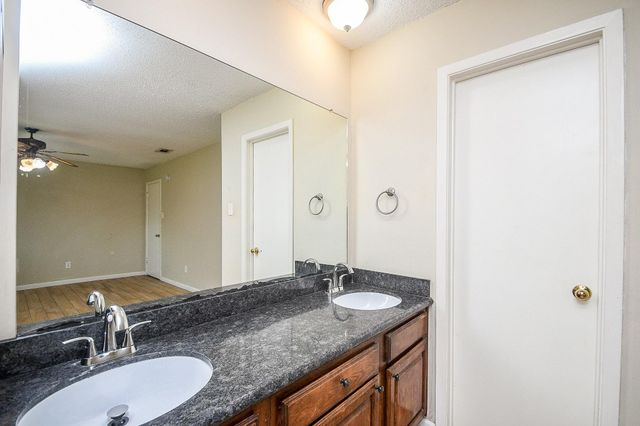 2014 First Crossing Boulevard, Sugar Land, TX 77478