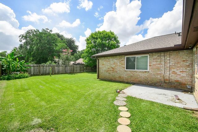 2014 First Crossing Boulevard, Sugar Land, TX 77478