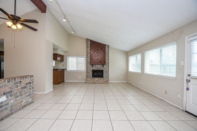 2014 First Crossing Boulevard, Sugar Land, TX 77478
