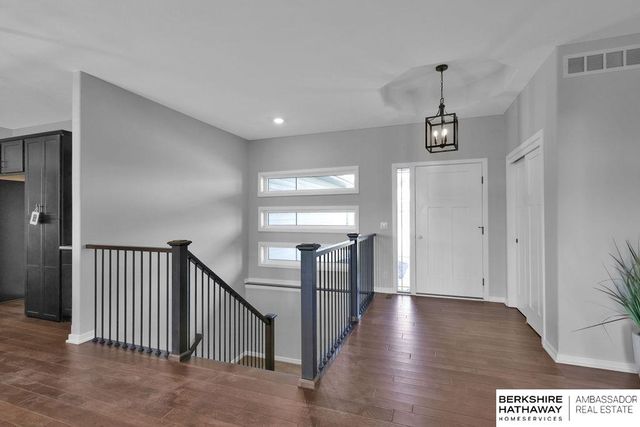 16615 Benjamin Street, Omaha, NE 68007