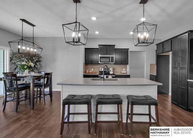 16615 Benjamin Street, Omaha, NE 68007