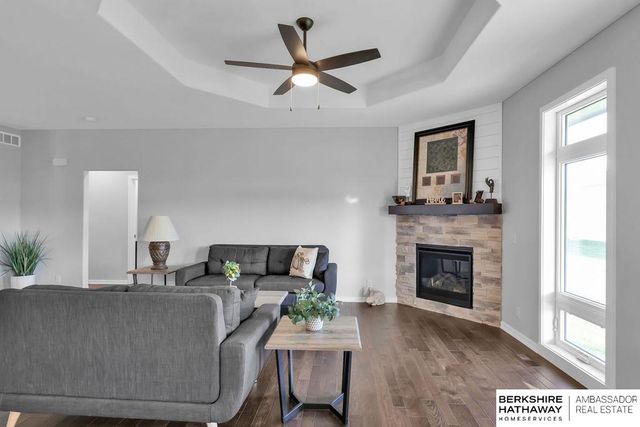 16615 Benjamin Street, Omaha, NE 68007