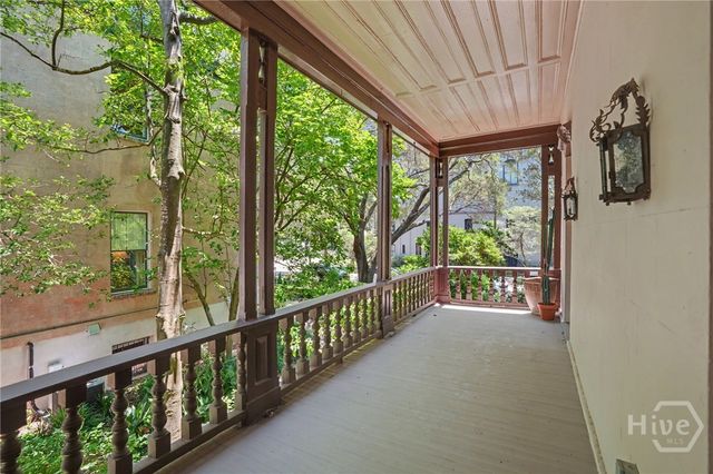 110 W Gaston Street, Savannah, GA 31401