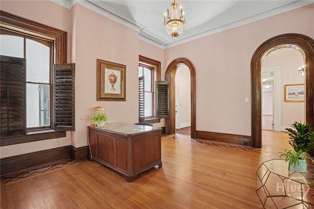 110 W Gaston Street, Savannah, GA 31401